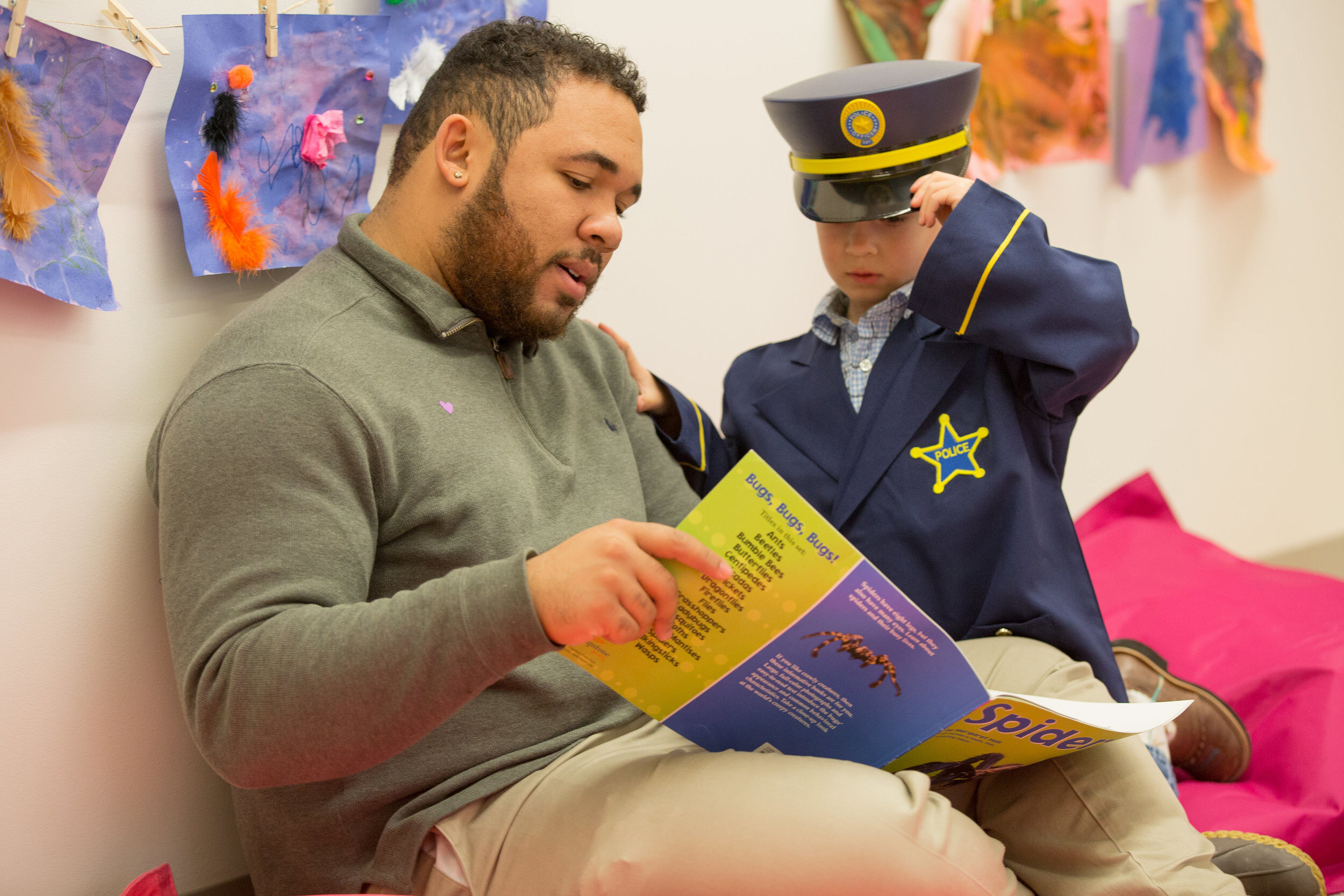 maleteacherreading-3660050