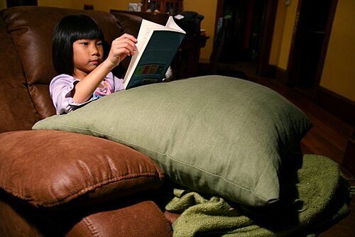 girl-reading-5908265